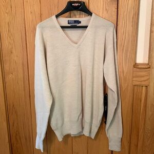 Men’s Ralph Lauren v neck wool sweater.